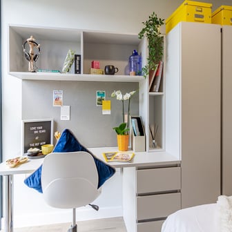 Gold En Suite - Image 3